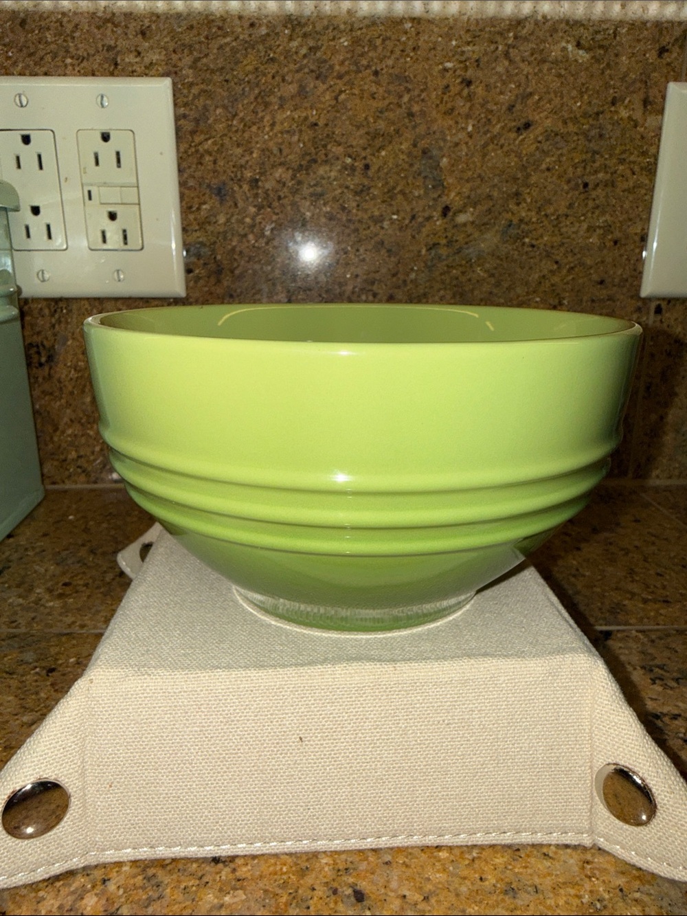 Le Creuset 160 x 86 mm Cereal Bowl in Palm